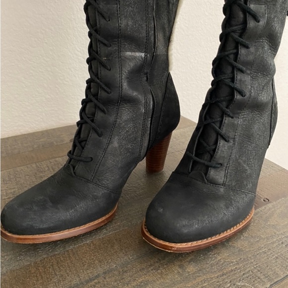 Ugg Camille heel boot - Picture 2 of 7